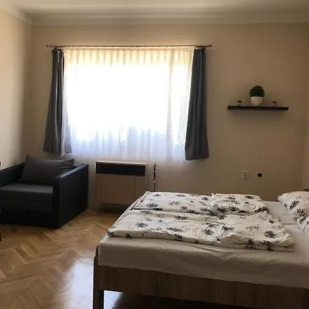 Venusz Ueduelocentrum Tiszacsege