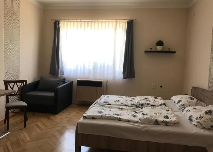 Venusz Ueduelocentrum Tiszacsege
