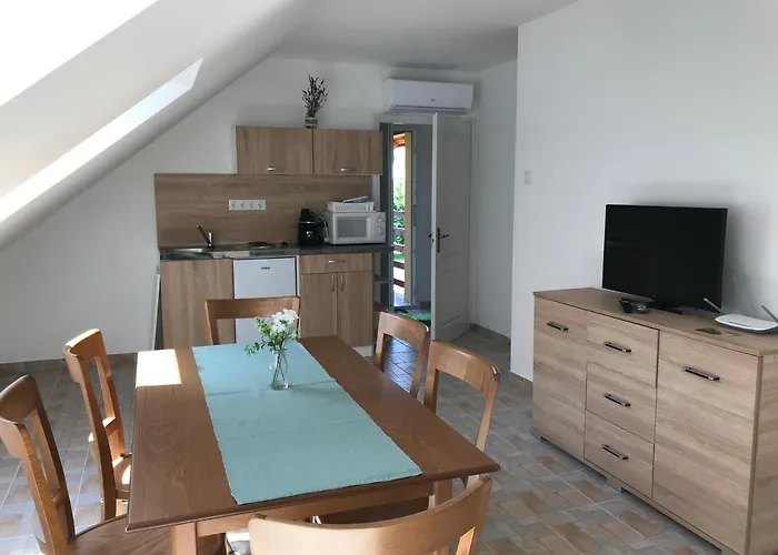 Venusz Ueduelocentrum Apartament *
