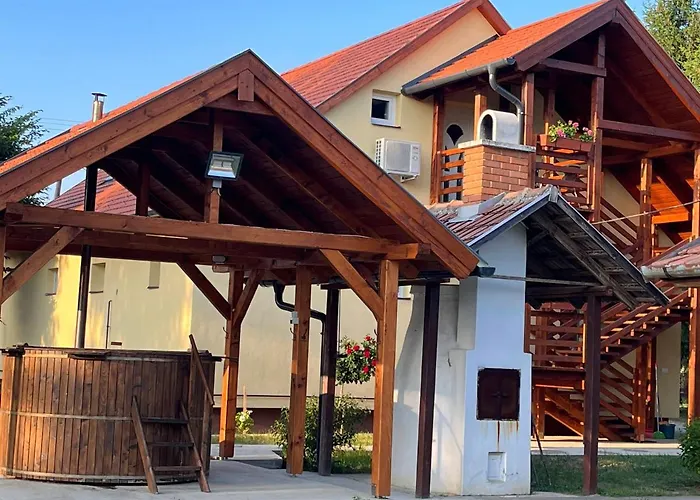 Venusz Ueduelocentrum Apartament *